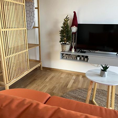 Airport Gate 25 Apartment Ledine Екстериор снимка