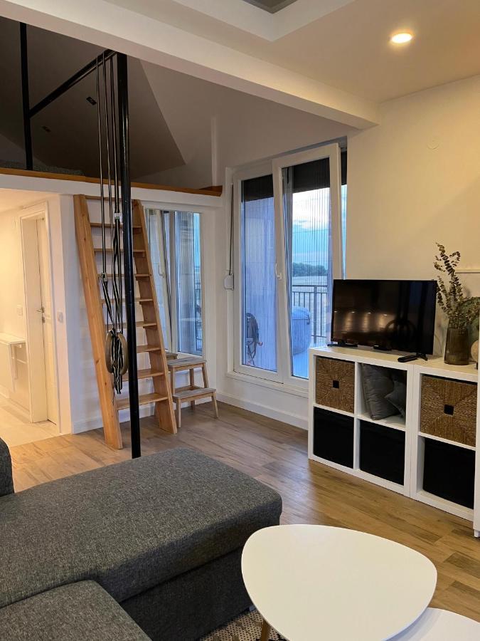 Airport Gate 25 Apartment Ledine Екстериор снимка