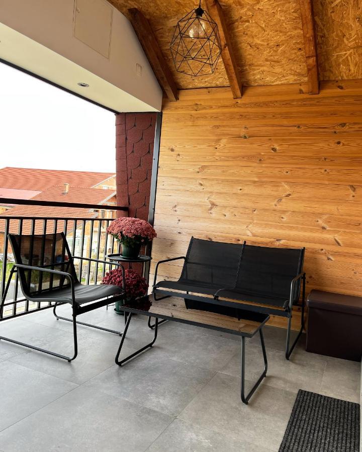 Airport Gate 25 Apartment Ledine Екстериор снимка
