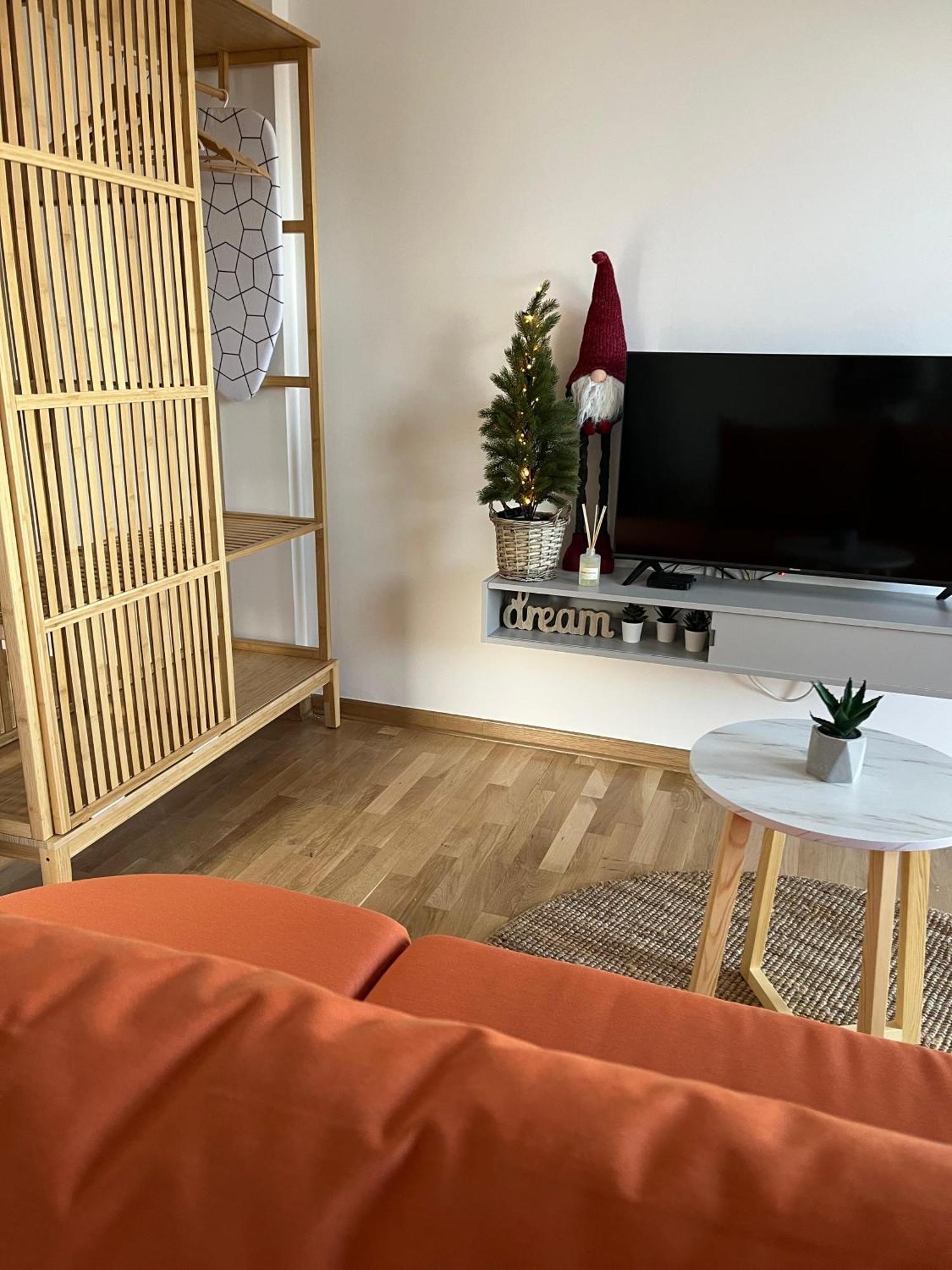 Airport Gate 25 Apartment Ledine Екстериор снимка