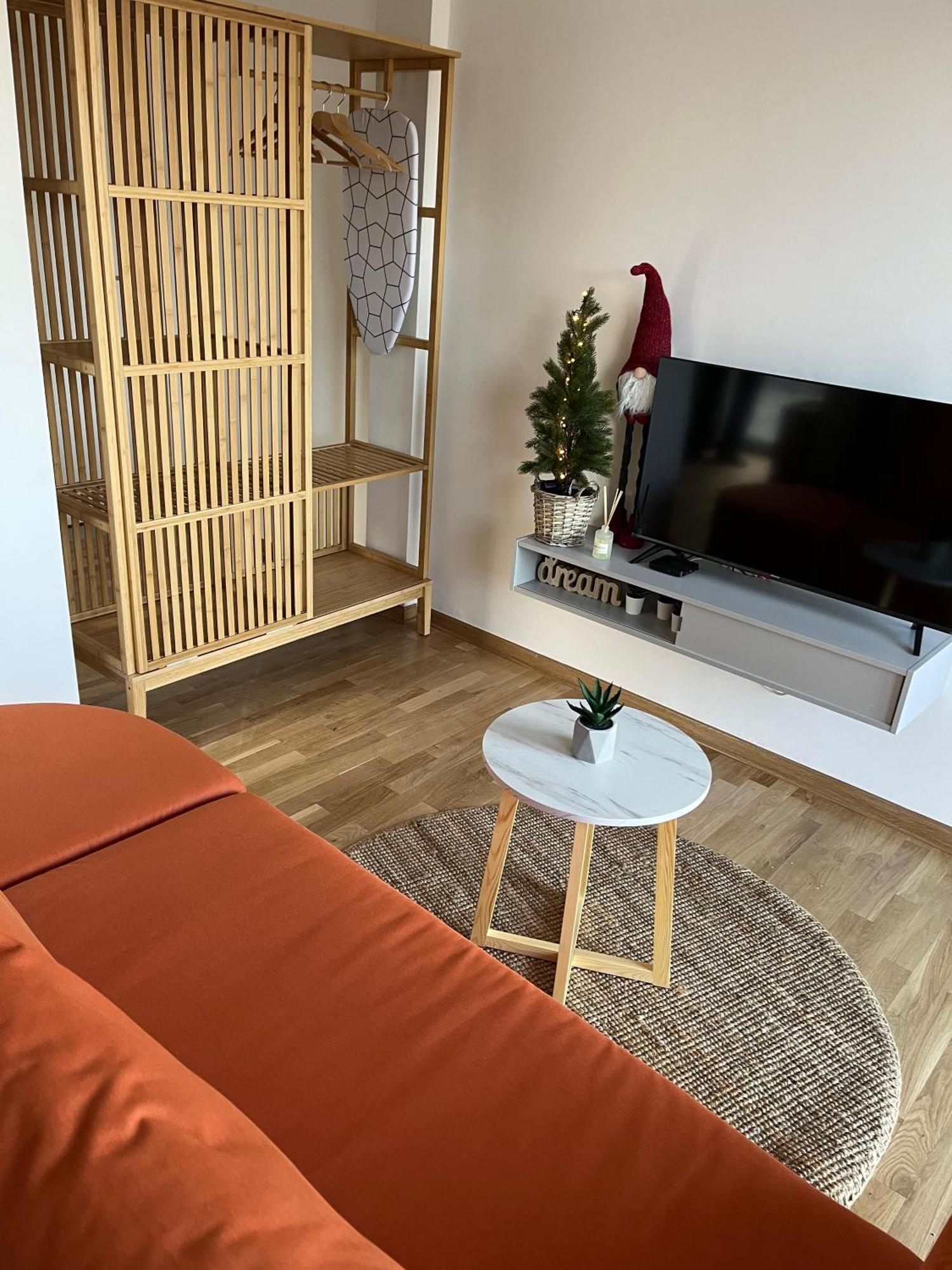Airport Gate 25 Apartment Ledine Екстериор снимка